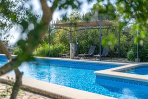 Pool - Country House 'Ses Estaques' with Mountain View, Shared Pool and Wi-Fi (Illes Balears)