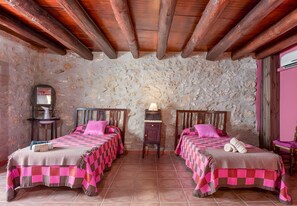 3 bedrooms, iron/ironing board, free WiFi, bed sheets - Country House 'Casa Rural Angelita' with Mountain View, Wi-Fi and Air Conditioning (Rossell)