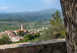 View from property - Country House 'Casa Rural Angelita' with Mountain View, Wi-Fi and Air Conditioning (Rossell)