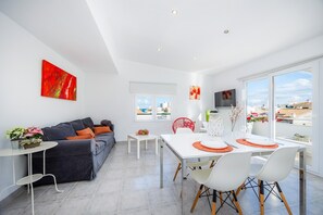 Dining - Apartment 'Can Picafort Sea Breeze' with Sea View, Wi-Fi and Air Conditioning (Can Picafort)