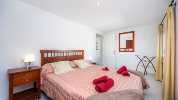 2 sovrum, strykjÀrn/strykbrÀda, gratis wi-fi och sÀngklÀder