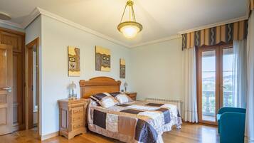 2 chambres, fer et planche à repasser, Wi-Fi gratuit, draps fournis