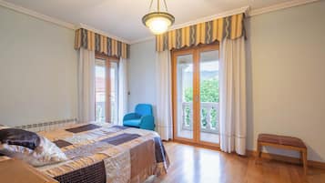 2 chambres, fer et planche Ă repasser, Wi-Fi gratuit, draps fournis