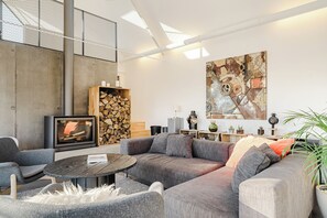 Téléviseur, foyer, chaîne audio