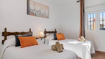 4 Schlafzimmer, Bügeleisen/Bügelbrett, kostenloses WLAN, Bettwäsche