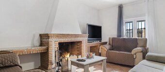 Chalet 'Casa Pilar' with Mountain View, Private Pool and Wi-Fi