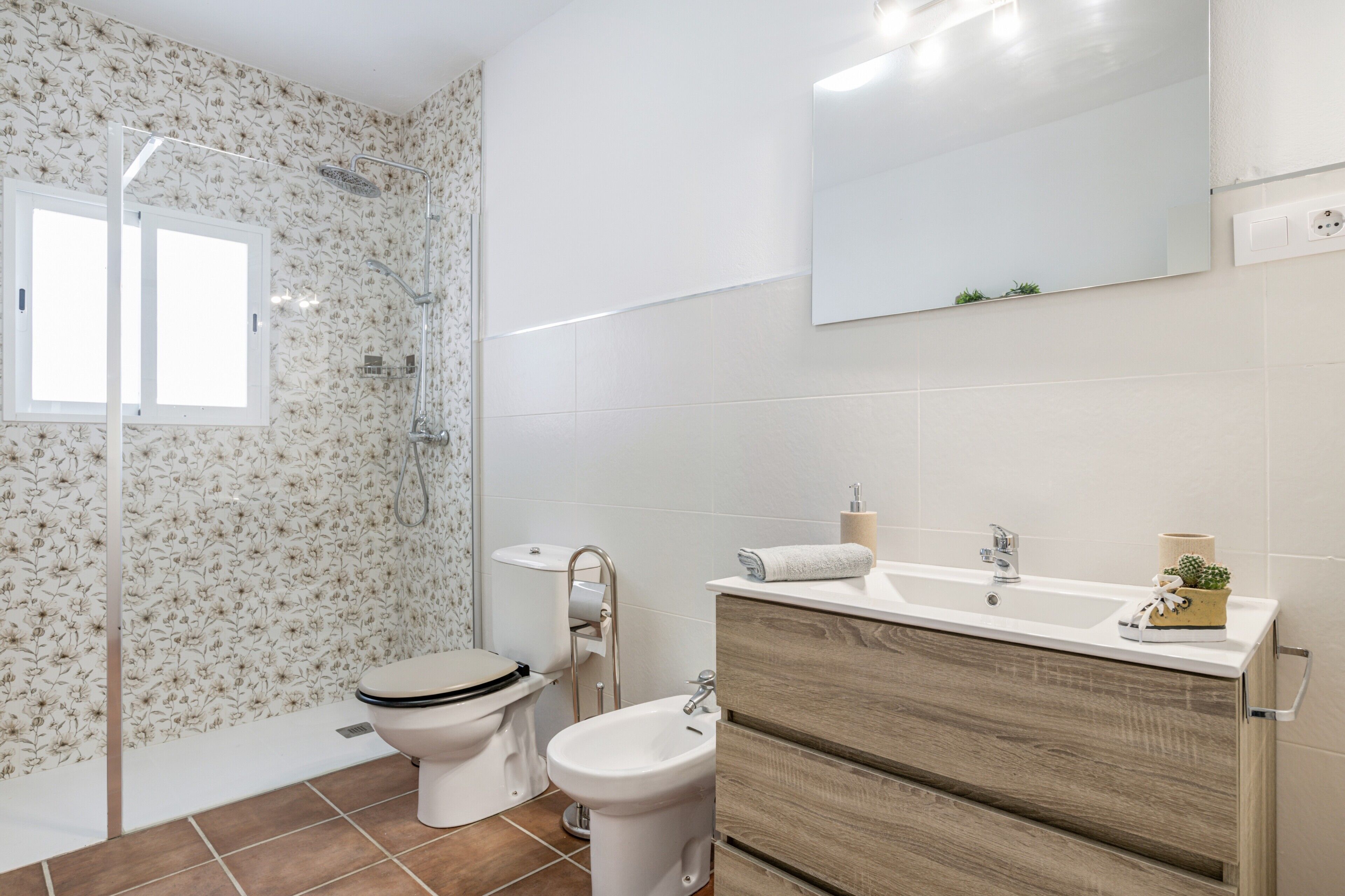 Douche, serviettes fournies