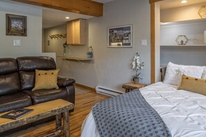 1 habitación, escritorio, tabla de planchar con plancha y wifi gratis