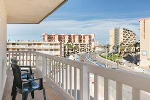 Property grounds - Apartment 'Recien Reformado 2' with Sea View, Shared Pool and Air Conditioning (La Manga)