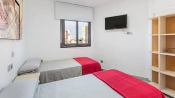 2 bedrooms, iron/ironing board, free WiFi, bed sheets