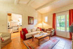 电视、壁炉、乒乓球