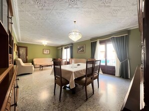 Interior - Apartment 'La Purísima' with Balcony, Wi-Fi and Air Conditioning (Benissa)