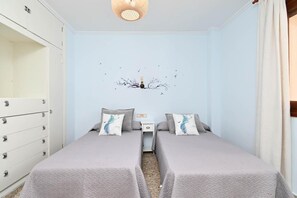 3 bedrooms, free WiFi, bed sheets - Apartment 'La Purísima' with Balcony, Wi-Fi and Air Conditioning (Benissa)