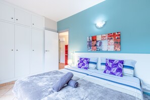 1 habitación, tabla de planchar con plancha, wifi gratis y ropa de cama 
