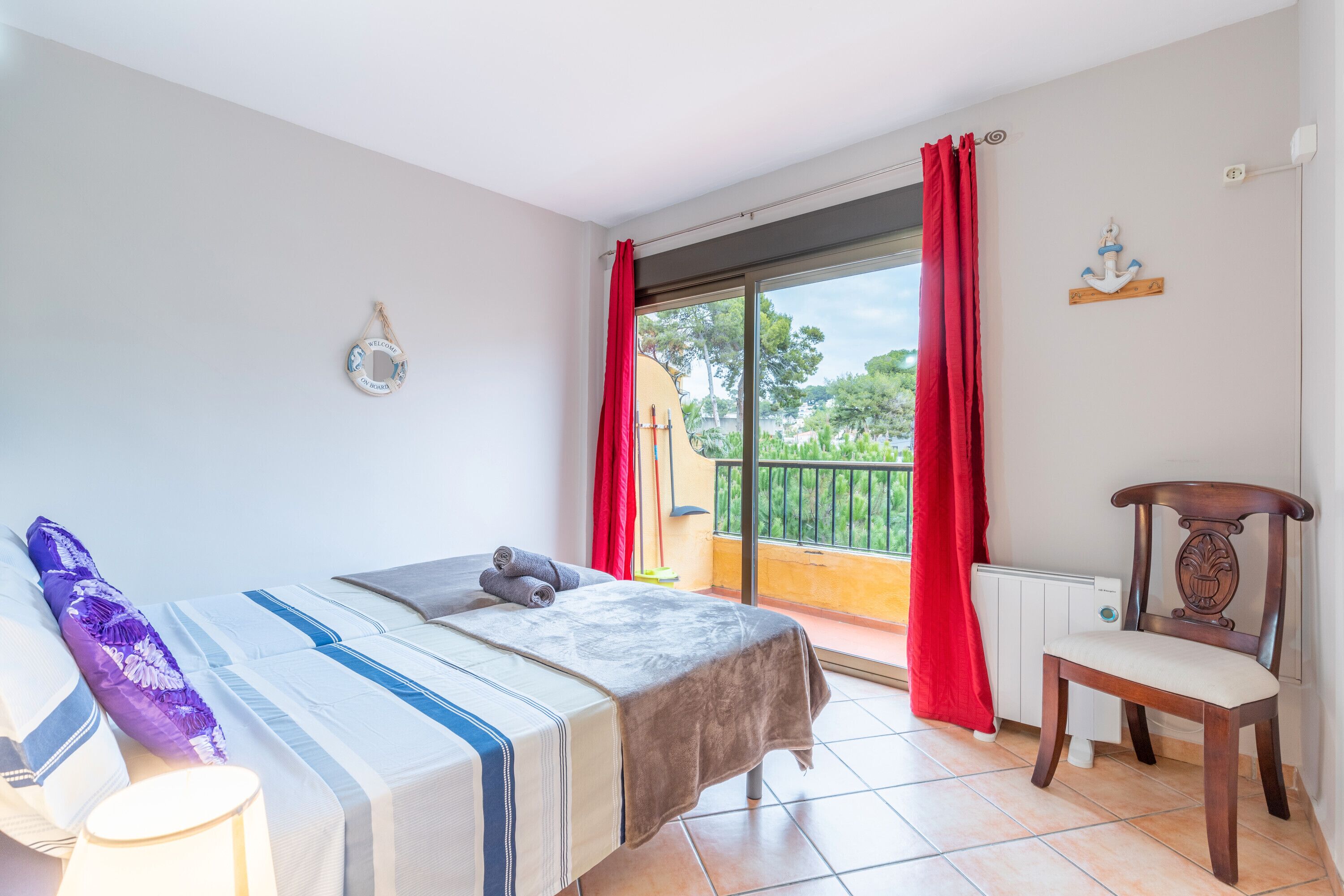 1 dormitorio, tabla de planchar con plancha, wifi gratis y ropa de cama