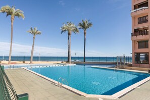 Pool - Apartment 'Eurovosa Vistas Al Mar' with Shared Pool, Shared Garden and Air Conditioning (La Manga)