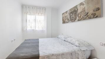 1 chambre, fer et planche Ă repasser, Wi-Fi gratuit, draps fournis