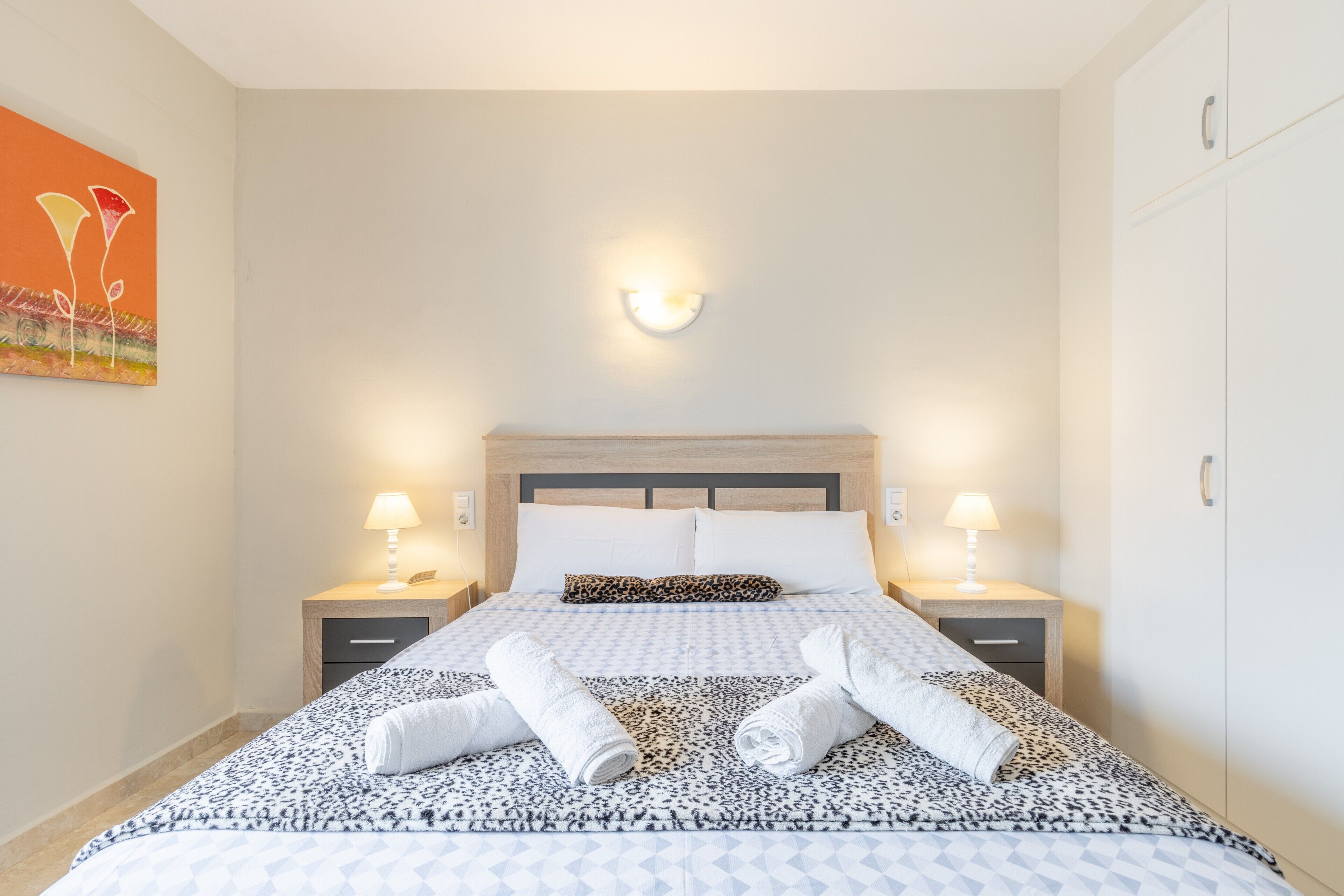 3 chambres, fer et planche à repasser, Wi-Fi gratuit, draps fournis