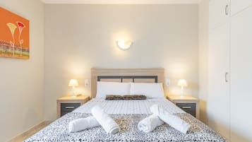 3 bedrooms, iron/ironing board, free WiFi, bed sheets