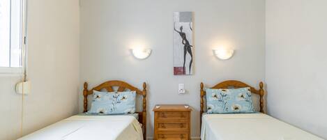 3 habitaciones, tabla de planchar con plancha y wifi gratis