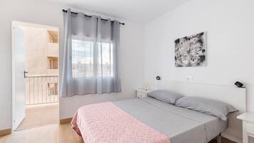 1 Schlafzimmer, BĂŒgeleisen/BĂŒgelbrett, kostenloses WLAN, BettwĂ€sche