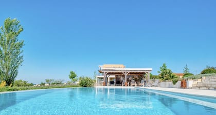 Cabaña 'Ravindra' con piscina privada, Wi-Fi y aire acondicionado