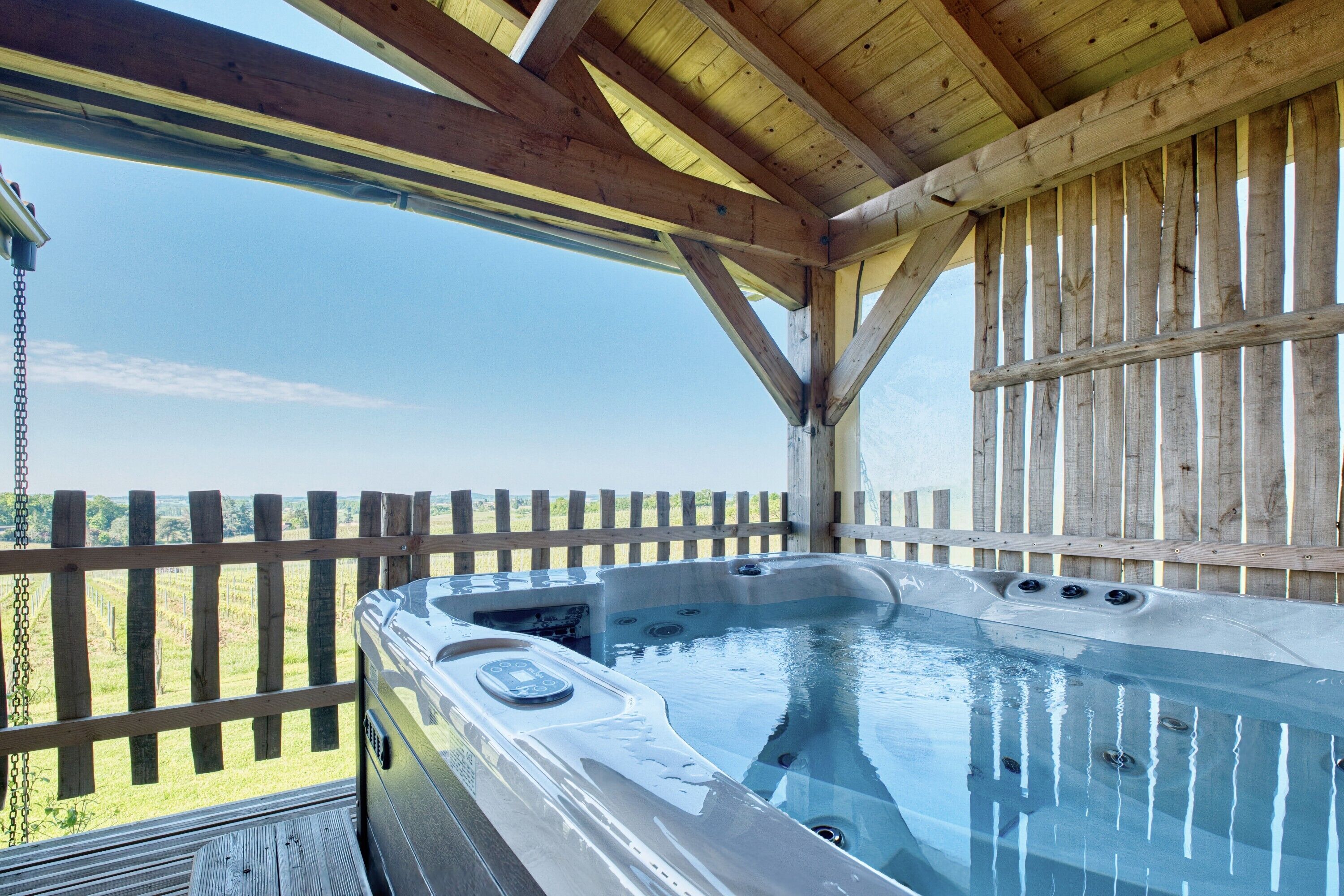 Bain à remous extérieur