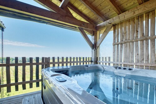 Cabin 'Malfourat' with Shared Pool, Wi-Fi and Air Conditioning