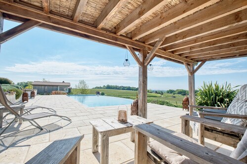 Cabane 'Malfourat' avec piscine partagée, Wi-Fi et climatisation