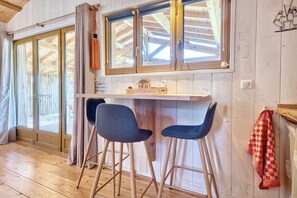 Dining - Cabin 'Malfourat' with Shared Pool, Wi-Fi and Air Conditioning (Monbazillac)