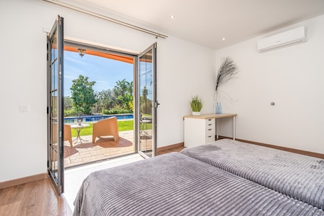 4 室のベッドルーム、アイロン / アイロン台、WiFi (無料)、ベッドシーツ. Country House 'Quinta Dos 4 Ventos' with Private Pool, Wi-Fi and Air Conditioning