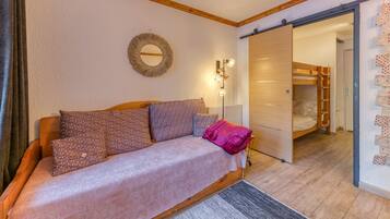 2 chambres, fer et planche Ă repasser, draps fournis