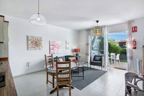 TV - Holiday Home 'Casa Crater 3' with Mountain View, Wi-Fi and Air Conditioning (El Paso)