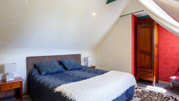 1 bedroom, free WiFi, bed sheets