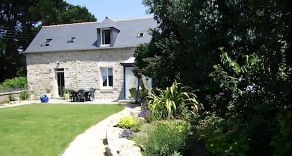 Bed and Breakfast 'Chalet Prunelle' with Shared Garden and Wi-Fi