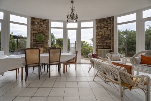 Villa 'Magnifique Plage À 20m' avec vue sur la mer, terrasse privée et Wi-Fi