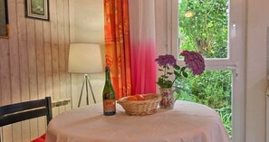 Dining - Holiday Home 'Maison Ty Bihan' with Private Terrace, Private Garden and Wi-Fi (Lannion)