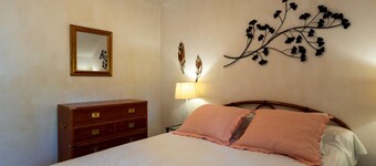 Casa vacanze 'Gite La Lande Cote De Granit' con terrazza privata, giardino privato e Wi-Fi