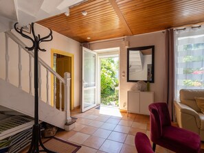 Interior - 'Gite Galet Rose', 3 stars, with Private Terrace, Private Garden and Wi-Fi (Lannion)