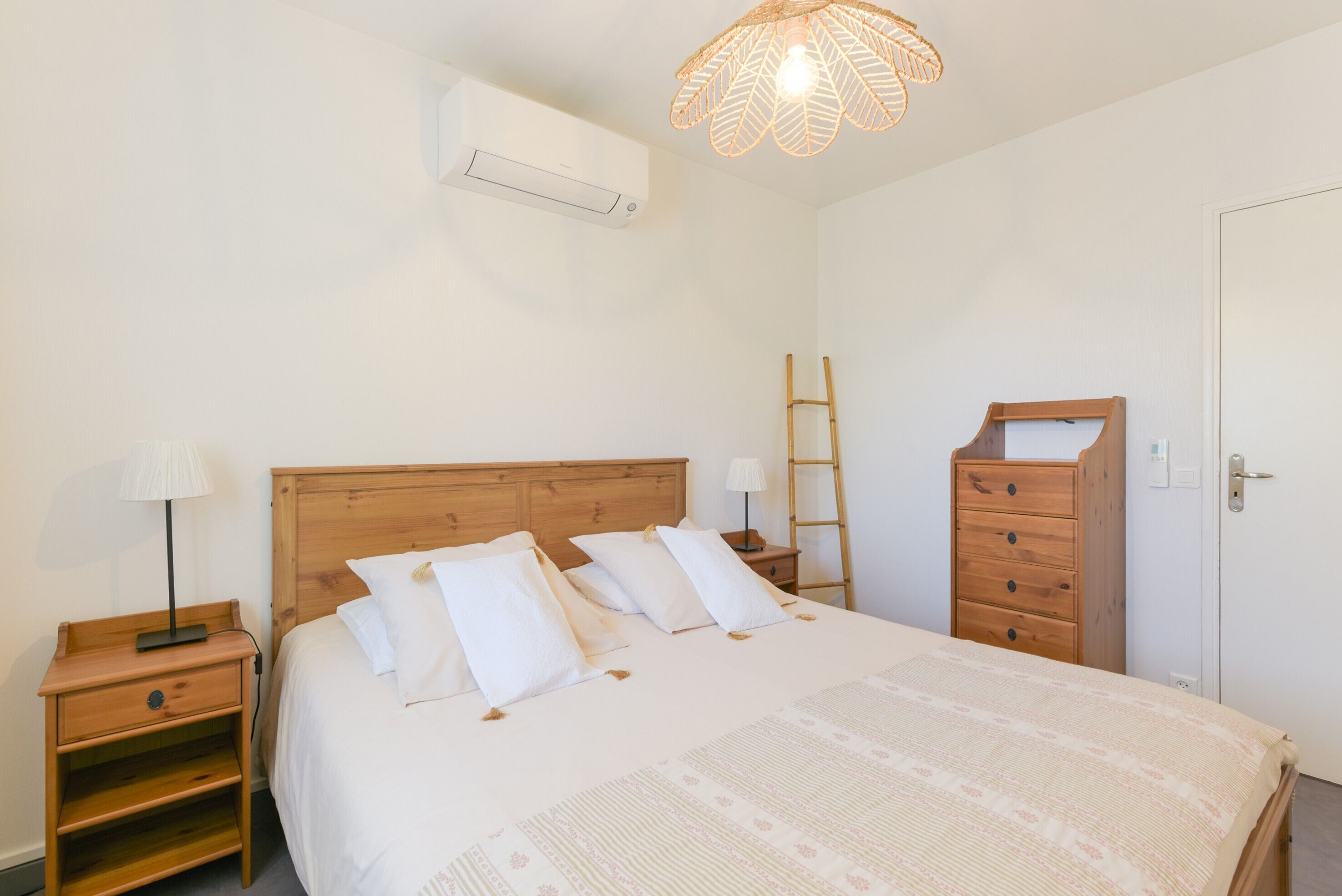 4 camere, ferro/asse da stiro, Wi-Fi gratuito, lenzuola