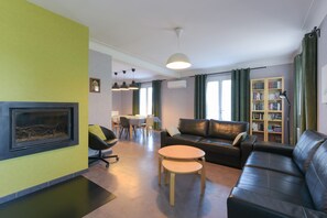 TV, DVD player, table tennis
