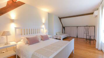 4 slaapkamers, een strijkplank/strijkijzer, gratis wifi, beddengoed