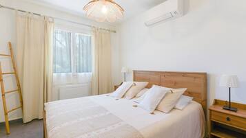 4 slaapkamers, een strijkplank/strijkijzer, gratis wifi, beddengoed