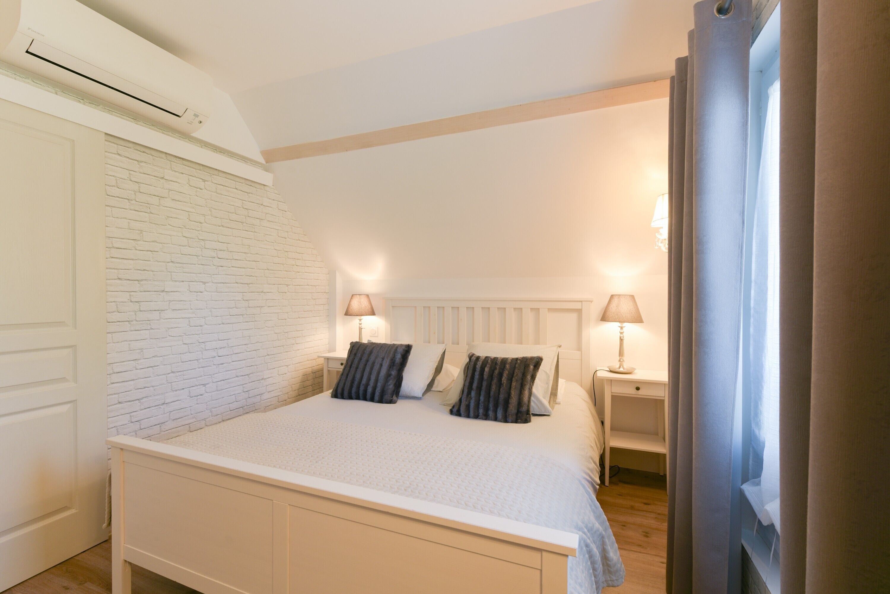 1 soveværelse, strygejern/strygebræt, sengetøj