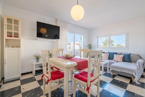 Dining - Apartment 'Fantastic' with Private Terrace, Wi-Fi and Air Conditioning (Can Picafort)