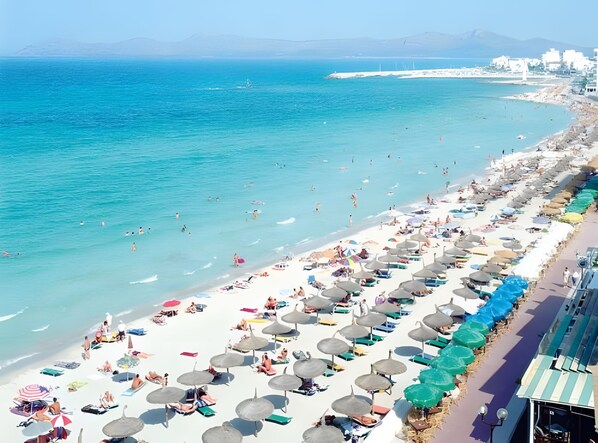 Beach nearby - Apartment 'Fantastic' with Private Terrace, Wi-Fi and Air Conditioning (Can Picafort)