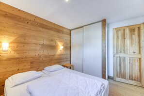 3 Schlafzimmer, Bügeleisen/Bügelbrett, Bettwäsche