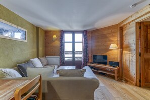 TV - Apartment 'Regain 6' with Mountain View and Balcony (Villard-Reculas)