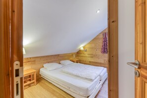 3 bedrooms, iron/ironing board, bed sheets - Apartment 'Regain 6' with Mountain View and Balcony (Villard-Reculas)