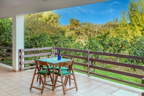 Outdoor dining - Villa 'Dany with Pool' with Private Pool, Wi-Fi and Air Conditioning (Villa Castelli)